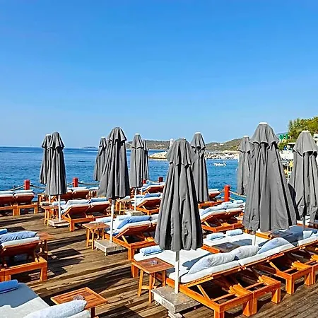 Sea View Hotel 3*